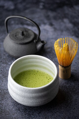 traditional matcha green tea foaming process