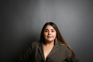 Fototapeta premium elegant portrait of young mexican business woman