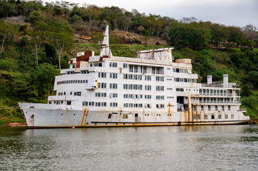 embarcação no rio Iguaçu