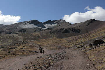 Paisaje de montañas nevadas