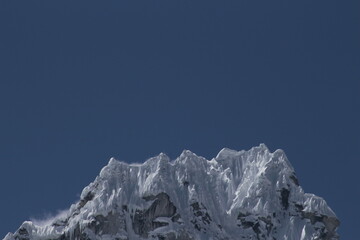 Nieve y montaña