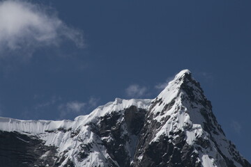 Nieve y montaña