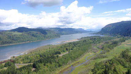 Fototapeta na wymiar Columbia River Gorge from Above