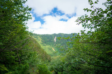 新潟県糸魚川市、妙高市にある火打山、妙高山の登山をしている風景 Scenery of climbing Mount Hiuchi and Mount Myoko in Itoigawa and Myoko City, Niigata Prefecture.