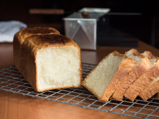 sliced white bread