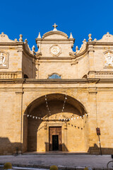 Strolling along the streets of Gallipoli. Boats and places of a magical Salento