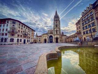 Fototapeta na wymiar Oviedo cathedral in Asturias, Spain. 