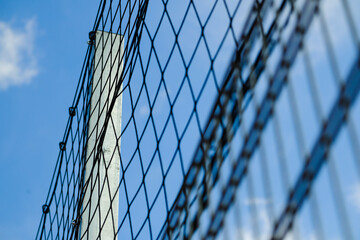 Netz um Outdoor Fussballplatz / Bolzplatz