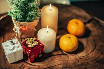 Obraz na płótnie Canvas Christmas decor with candles and gifts