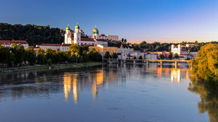 Fototapeta na wymiar Abendsonne auf Passau