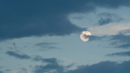 Fototapeta na wymiar the full moon in the night sky is beautiful