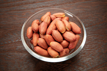 皮付きピーナッツ