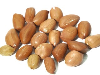 Obraz premium roasted peanuts for eating in white background