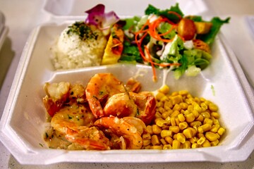 ハワイの名物料理　ガーリックシュリンプ