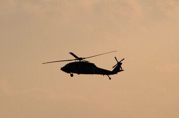 Fototapeta na wymiar 上空のヘリコプター 