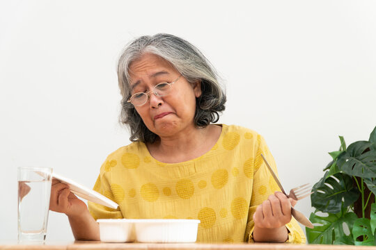 Làm gì khi cha mẹ bạn cảm chán ăn? | viamclinic.vn