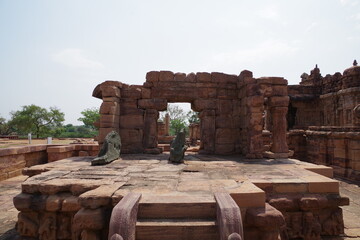 Fototapeta na wymiar インド　世界遺産パッタダカルの建造物群