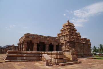 インド　世界遺産パッタダカルの建造物群