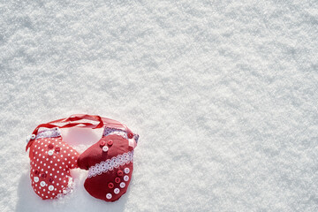Obraz na płótnie Canvas Image of soft toys in the snow. Handmade.