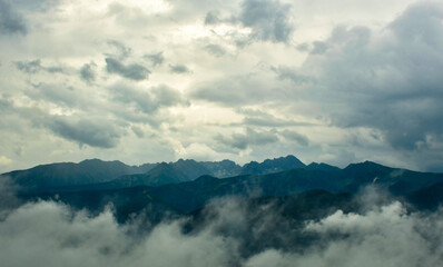Obraz premium clouds over mountain
