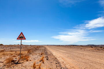 Verkehrsschild mit Warnung, Namibia