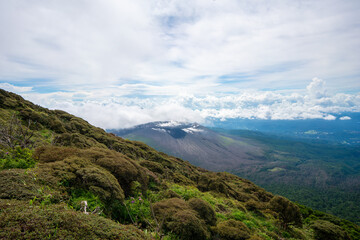 宮崎県えびの市、小林市、鹿児島県霧島市の韓国岳と大浪池を登山している風景 Scenery of climbing Mt. Kankoku and Onami Pond in Ebino City, Kobayashi City, Miyazaki Prefecture and Kirishima City, Kagoshima Prefecture.