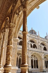 포르투갈 리스본의 제로니무스 수도원. 아치와 조각 마누엘 양식