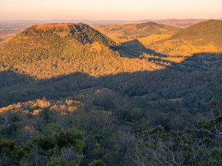 Naklejka premium Tabletop Mountain at Sunset