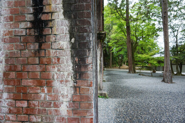 Obraz premium 京都 新緑の季節の南禅寺 水路閣