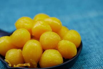 Thong yord on black plate