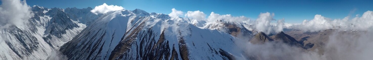 Fototapeta na wymiar Caucasus, Ossetia. Songuchi gorge. Winter.