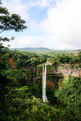 Fototapeta na wymiar Chamarel-Wasserfall