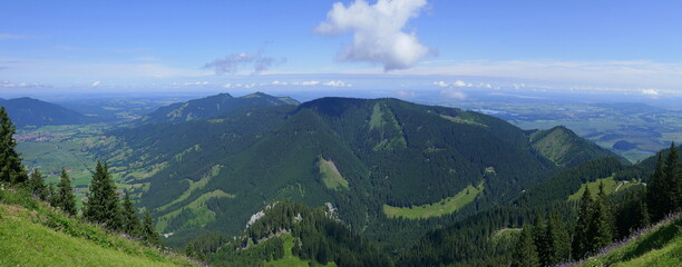 Fototapeta na wymiar Panoramablick vom Laber in Oberammergau auf Staffelsee, Ammergauer Alpen, Starnberger See