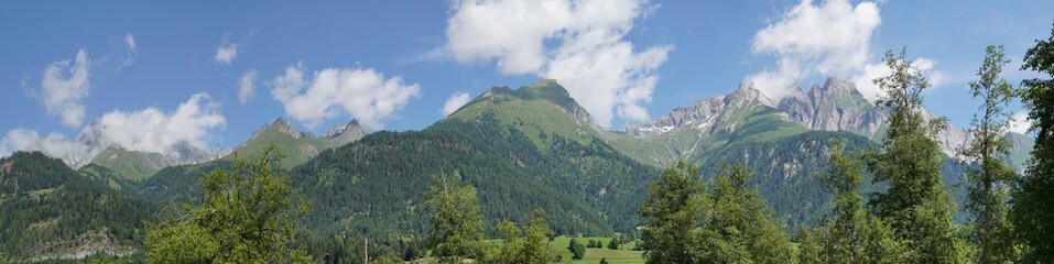 Fototapeta premium Der Iseltrail: Etappe 3 im Virgental