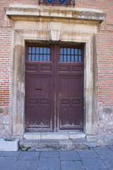 dzrwi brama wejście budynek zabytkowe