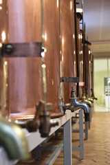 dans l'entre de la distilerie