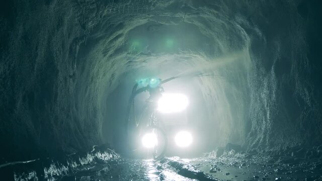 Industrial mechanism is irrigating mine from the inside