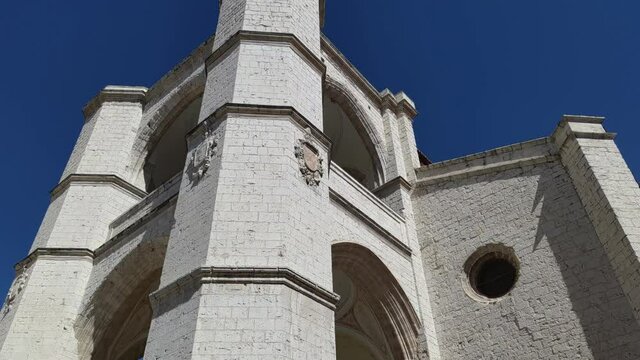 Torres de piedra portada iglesia de San Benito en la ciudad de Valladolid, Espa&ntilde;a