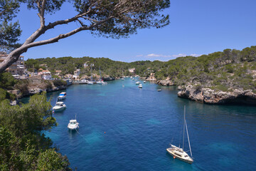 Naklejka premium Cala de Figuera en la costa de isla de Mallorca, Baleares
