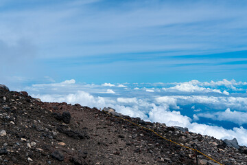 山梨県、静岡県にある富士山を登山する風景 A view of climbing Mt. Fuji in Yamanashi and Shizuoka Prefectures.