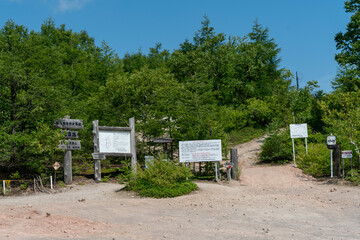 北海道森町、鹿部町、七飯町の北海道駒ヶ岳を登山する風景 Scenery of climbing Mt. Hokkaido-Komagatake in Morimachi, Shikabe-cho, and Nanae-cho, Hokkaido.