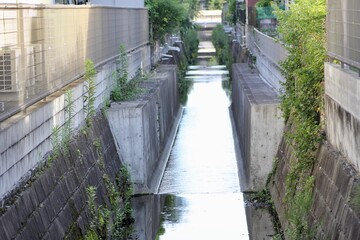 住宅街の中の用水路


