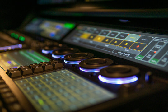 Encoder weels on a Light desk