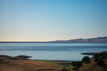 Fototapeta premium Sunrise over a lake in central California