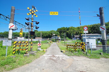 田舎の踏切