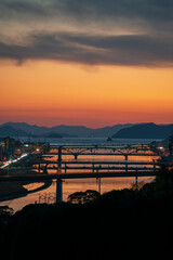 太田川放水路の夕景（広島県、広島市）