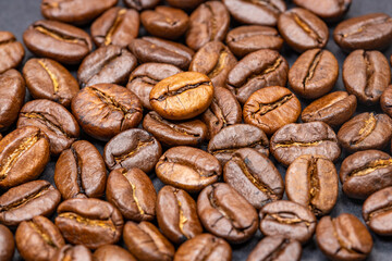 Coffee beans with uniform color