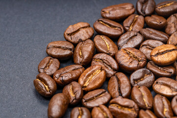 Coffee beans with uniform color