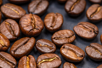 Coffee beans with uniform color
