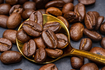 Coffee beans with uniform color